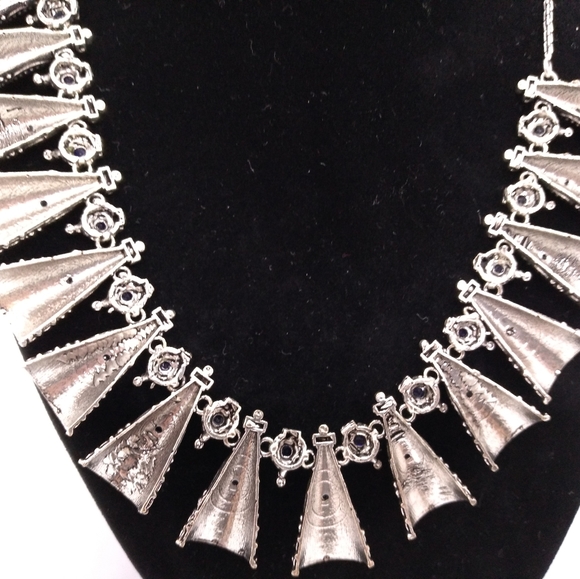 Faux Oxidized silver tone bohemian style necklace - Picture 9 of 12
